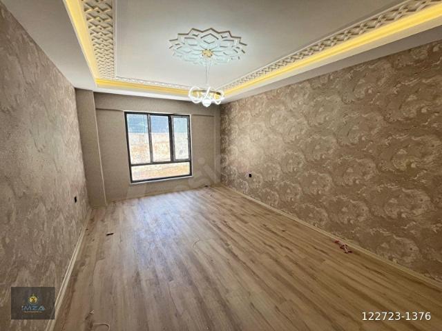 KOMBİ HARİÇ,EKSİKSİZ FULL YAPI ULTRA LÜKS 2.5+1 SATILIK DAİRE.