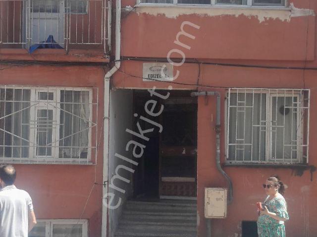 Kombili, Balkonlu, Şehir Merkezinde Satılık Daire