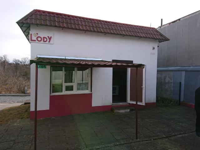 Komercyjne lokal na sprzedaż, Tylna