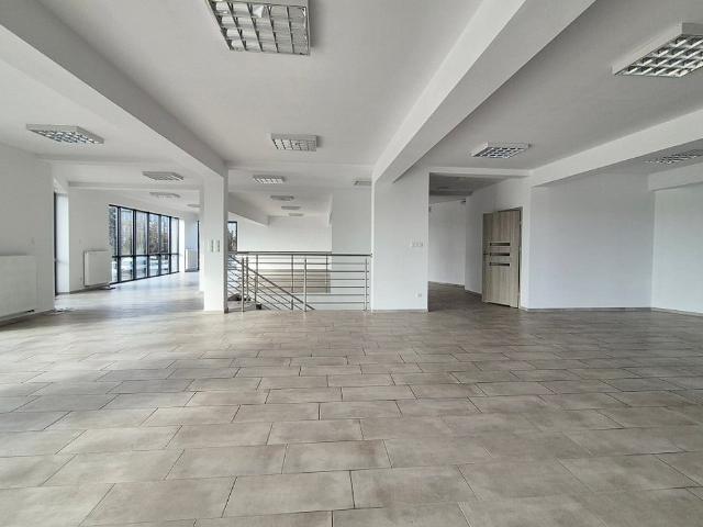 Komercyjne lokal na wynajem, Tarnów, Strusina