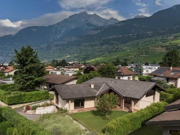 Komfort, Charme und Potenzial in einer außergewöhnlichen Villa