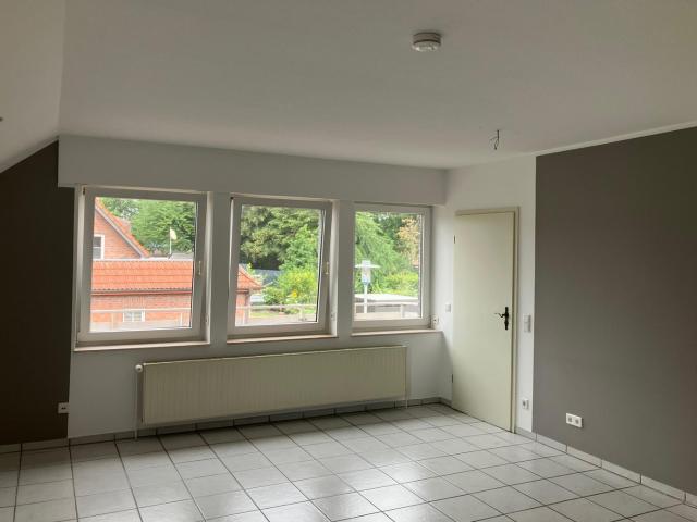 Komfort Einliegerwohnung im Winkelbungalow mit Balkon in ruhiger Stadtrandlage, von privat