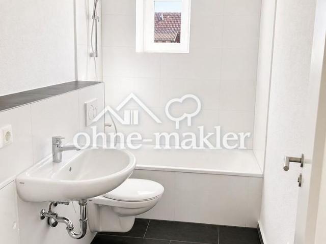 Komfort in Schwandorf: 3 Zimmerwohnung mit Balkon und 2 Bädern in frisch saniertem Quartier