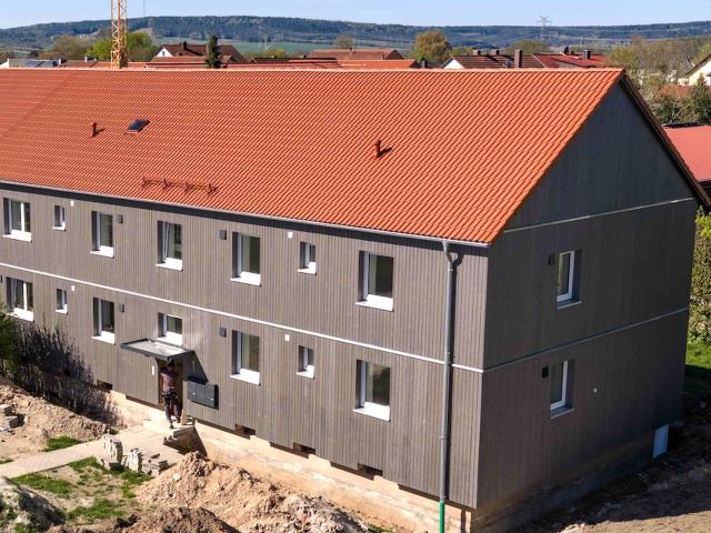 Komfort in Schwandorf: 3 Zimmerwohnung mit Balkon und 2 Bädern in frisch saniertem Quartier