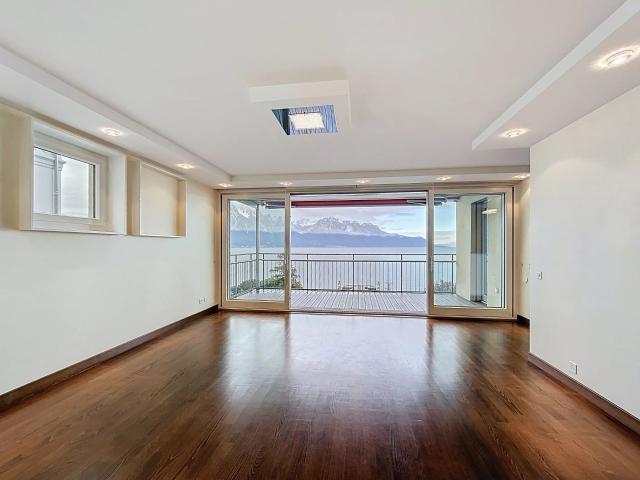 Atemberaubende 4,5 Zimmer Wohnung mit Panoramablick auf den Lémansee