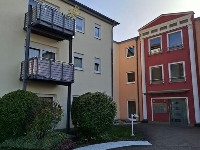 Komfortabel wohnen in 3 Zimmer Wohnung mit Sonnenbalkon und fußläufiger Infrastruktur