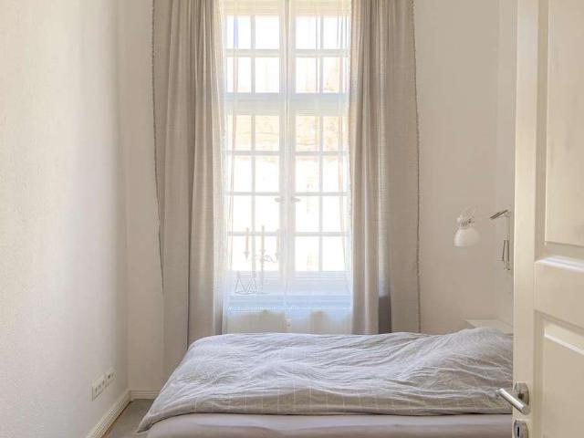 Komfortabel wohnen in Berlin Buch – Balkon, Einbauküche & Stellplatz inklusive