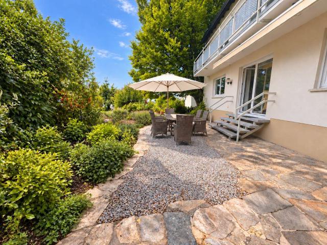Komfortabel Wohnen mit großen Terrassen und Garten in bevorzugter, absolut ruhiger Süd West Lage