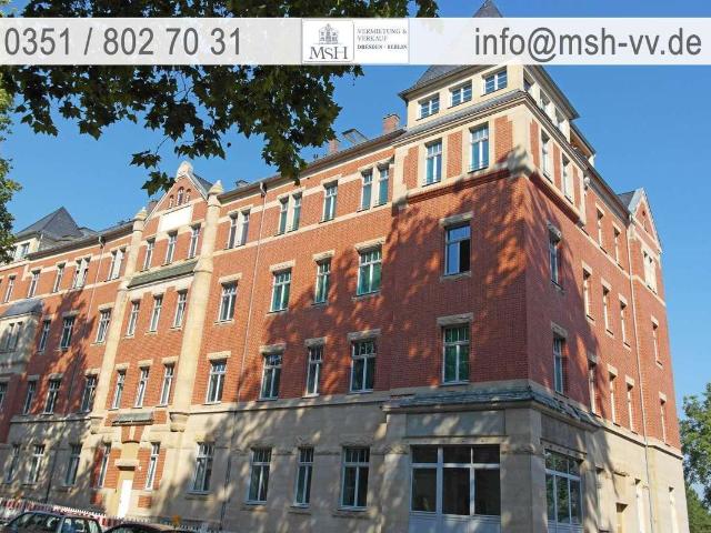 Komfortable 4 Zimmer Wohnung mit Balkon in einem neu sanierten Gründerhaus