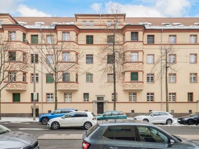 Komfortable 4 Zimmer Wohnung mit Loggia & Stellplatz VON PRIVAT