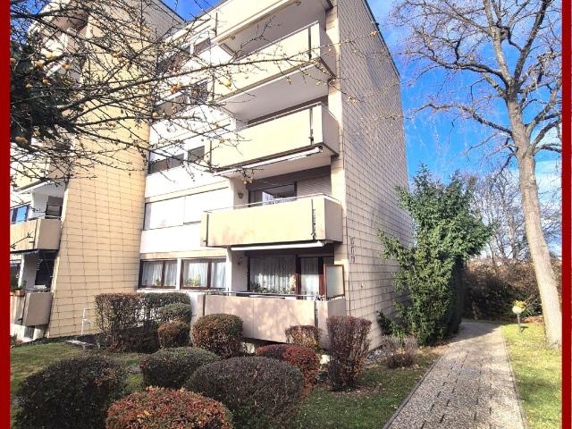 Komfortable 4,5 Zimmer Etagenwohnung, vollständig barrierefrei, mit Weitblick in Top Lage