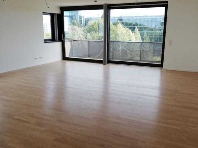 komfortable* 2 Raum Wohnung mit Balkon im Neubau direkt am Großen Garten
