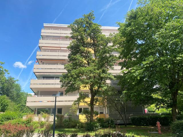Komfortable 2 Zimmer Wohnung in oberer Etage, ruhig und sehr zentral