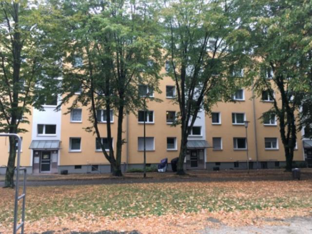 Komfortable 3 Zimmer Wohnung mit Balkon und Keller