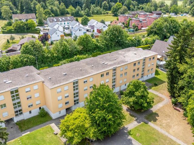 Komfortable 3.5 Zimmer Wohnung mit Balkon und zwei Tiefgaragenplätze
