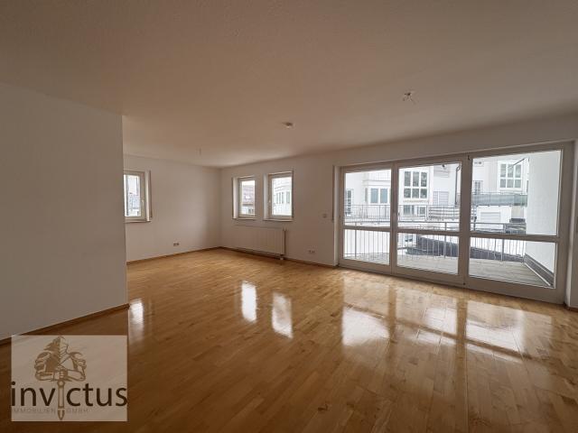 Komfortable 3,5 Zimmer Wohnung mit Terrasse und Tiefgaragenstellplatz