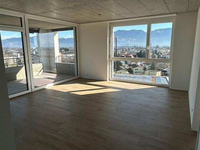 Komfortable 3.5 Zimmerwohnung mit Balkon und guter Anbindung