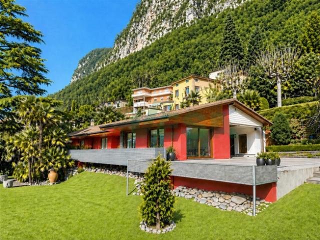 Komfortable Villa auf einer Etage mit schönem, grossen Garten und Pool