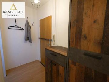 Komfortable Wohnung mit Balkon, PKW Stellplatz, Aufzug und Top Verkehrsanbindung