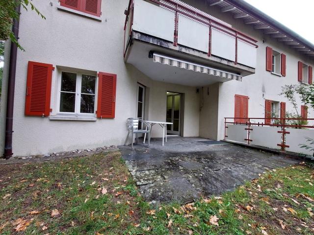 komfortable helle Wohnung mit gemütlichem Sitzplatz
