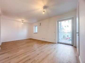 KOMFORTABLE SINGLEWOHNUNG IN NUTHETAL, OT SAARMUND MIT FUSSBODENHEIZUNG, BALKON, EINBAUKÜCHE UND FAHRSTUHL