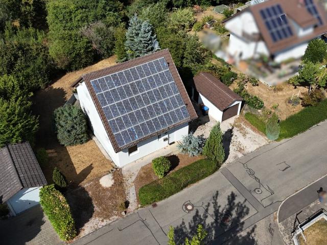 KOMFORTABLES EINFAMILIENHAUS MIT NEUER WÄRMEPUMPE