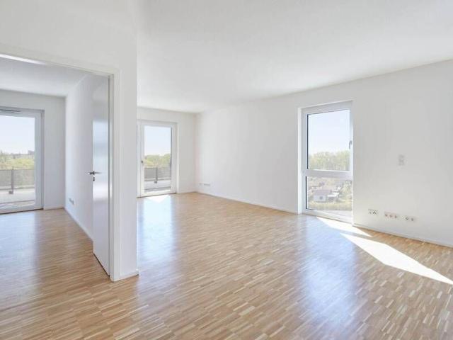 Komfortables Familienwohnen: 4 Zimmer Wohnung mit offener Küche und Balkon