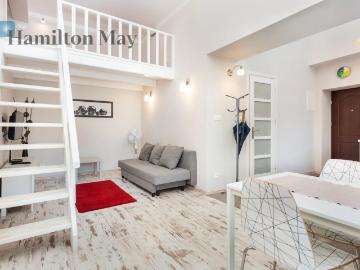Komfortowy apartament z antresolą Kazimierz Hamilton May