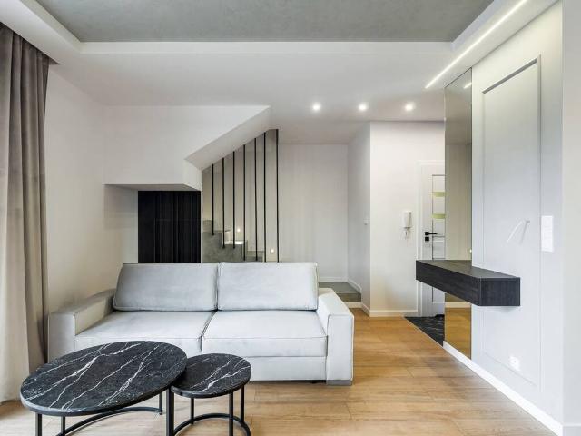 Komfortowy Apartament z Ogródkiem przy Pogorii 4
