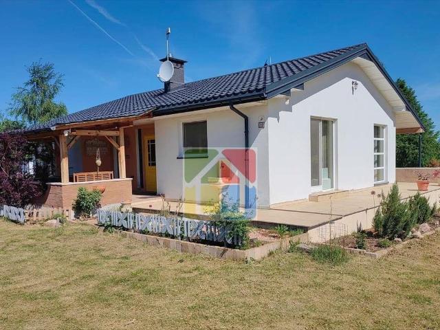 Do sprzedania komfortowy dom 104 m² z dużą działką i tarasem