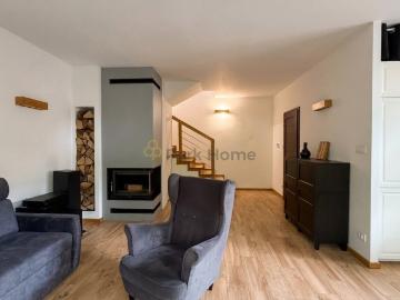 Komfortowy dom 114 m² z kominkiem, garażem i ogrodem