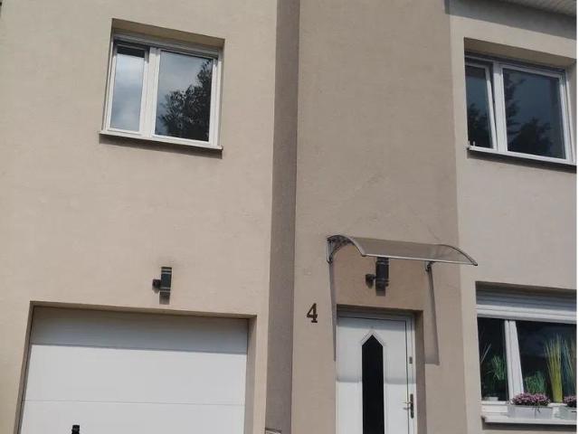 Komfortowy dom 137 m² z ogrodem i garażem w centrum