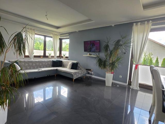 Komfortowy dom 153 m² z garażem, spokojna okolica