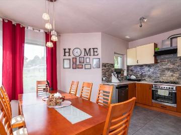 Komfortowy dom 174 m² z garażem, ogród, spokojna okolica
