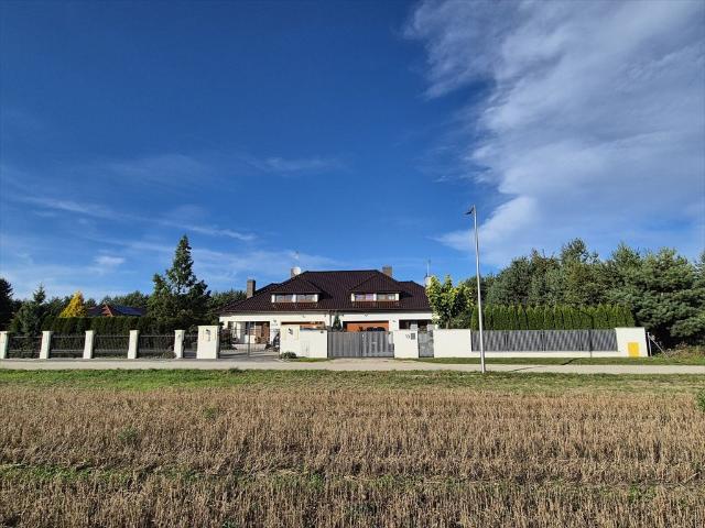 Komfortowy dom 184 m² w Klinach, blisko Puszczy Zielonka