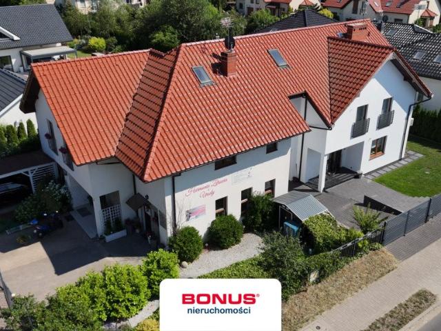 Komfortowy dom 265 m² z niezależnym mieszkaniem i ogrodem