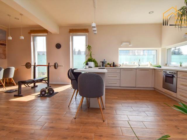 Komfortowy dom 182 m² na 20 arze, garaż, taras polecam!