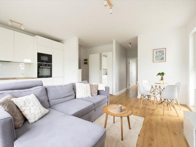 Do sprzedania komfortowe 2 pokojowe mieszkanie 43 m² z widokiem na zieleń