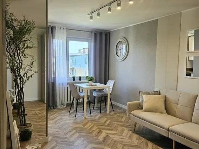 Komfortowe 2 pokojowe mieszkanie z balkonem, gotowe do wprowadzenia