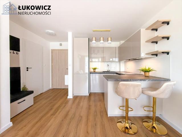 Polecam komfortowe 2 pokojowe mieszkanie z balkonem i klimatyzacją