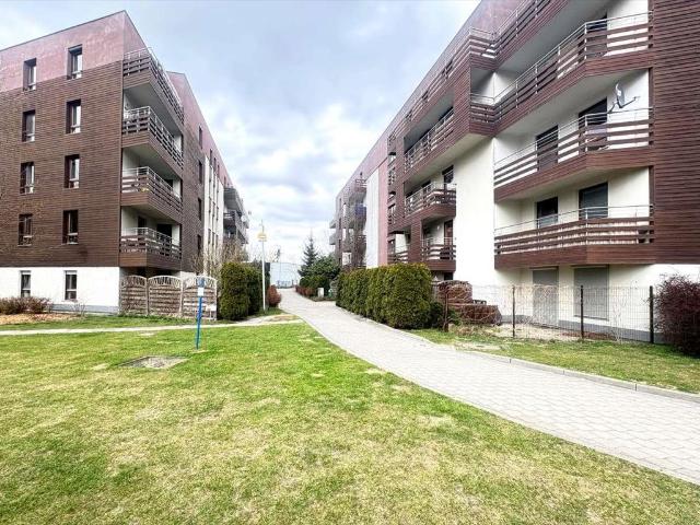 Przestronne 2 pokojowe mieszkanie z balkonem i miejscem parkingowym