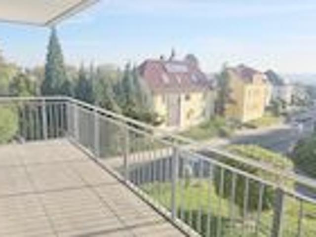 Komfortwohnen in Pesterwitz: Familienwohnung mit großem Balkon, 2 Bädern, Lift & TG