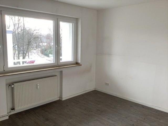 Komm nach Bredeney:: weitläufige 3 Zimmer Wohnung mit Balkon