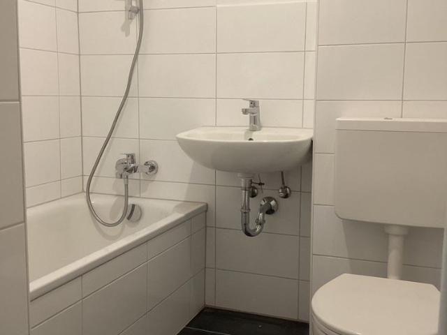 Komm in die City: renoviertes Single Appartement mit Balkon  kurzfristig anmietbar