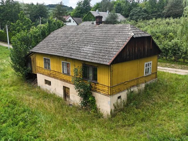 Dom z dużą działką 3067 m² w Komornikach polecam!