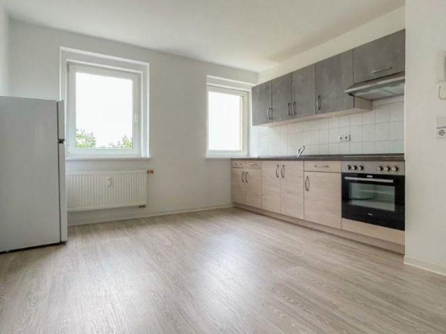 Kompakt, cool, dein – kleines Zuhause mit Einbauküche!