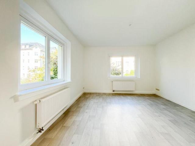 Kompakt, cool, dein – kleines Zuhause mit Einbauküche!