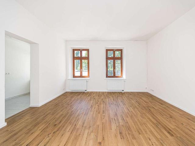 Kompakt, hell & bezugsfrei – 2 Zimmer Wohnung in Reudnitz