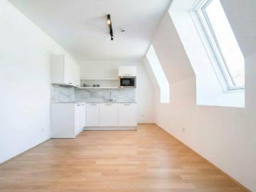 Kompakte 2 Zimmer DG Wohnung