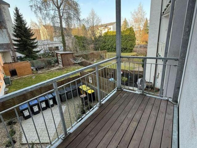 Kompakte 2 Zimmer mit Balkon, Wanne und Laminat in TOP Lage!